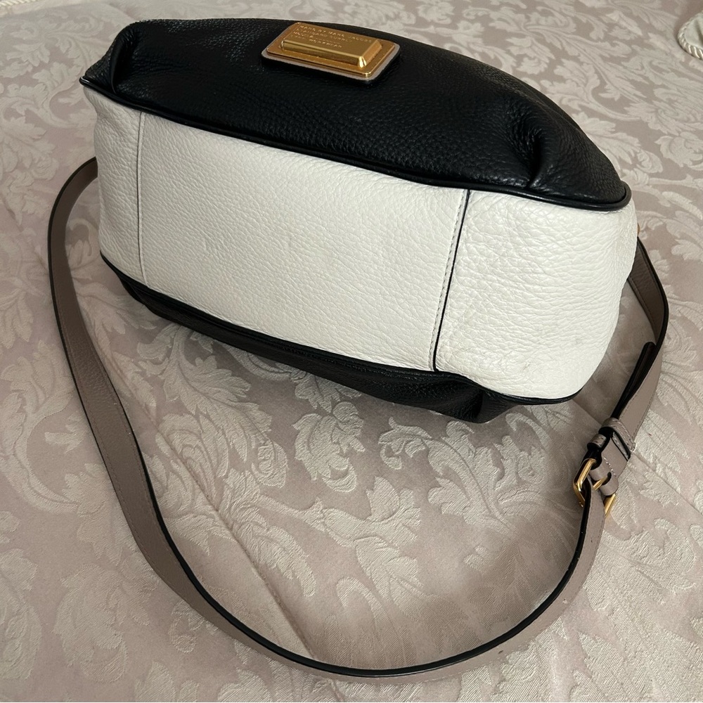 MARC BY MARC JACOBS TOO HOT TO HANDLE HOBO SHOULDER BAG - Picture 5 of 9